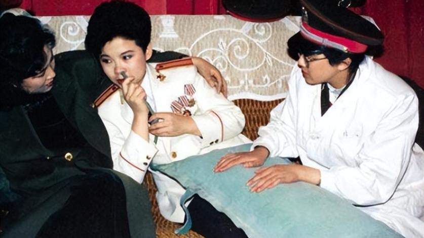 |58岁董文华说出真相，揭露曾经被“封杀”的原因，原来我们都错怪她了