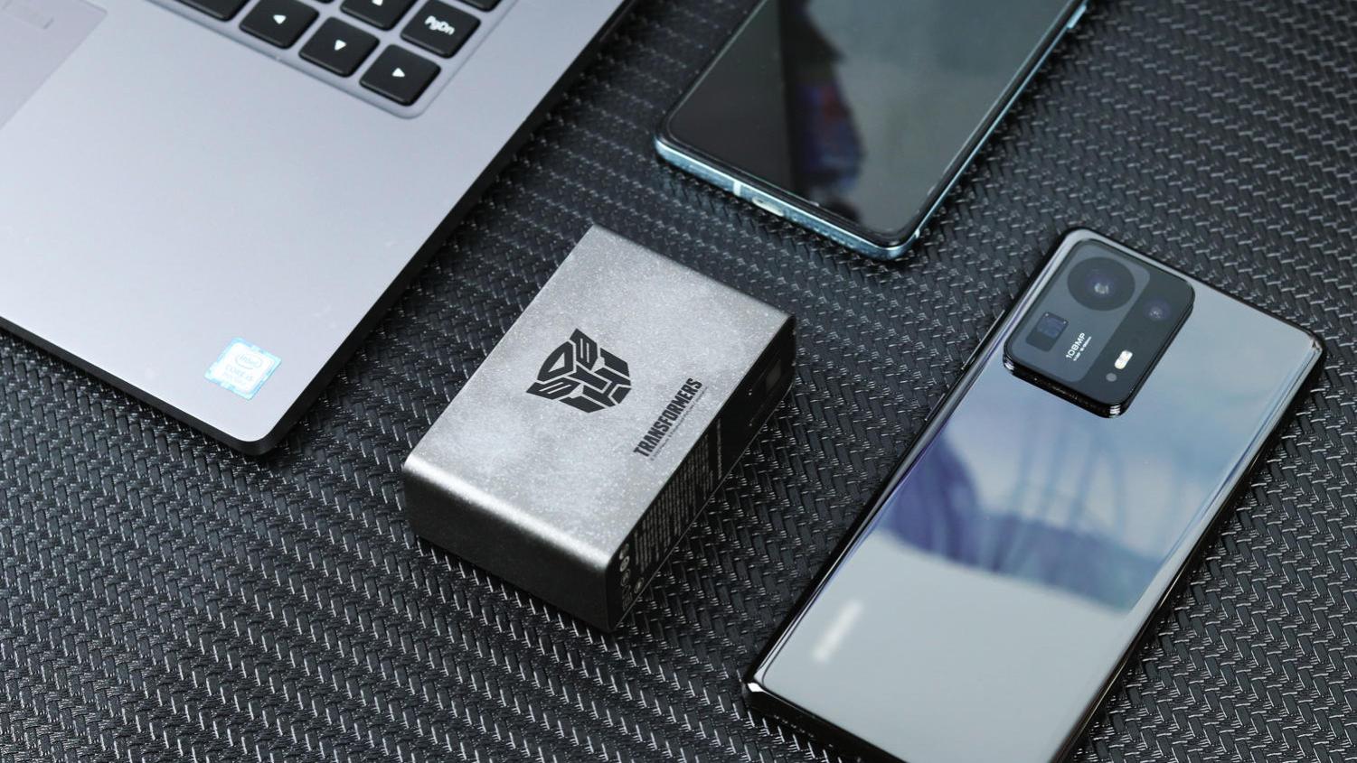 伊隆·马斯克|变形金刚联名，努比亚120W四口氮化镓充电器，配备四口高速快充