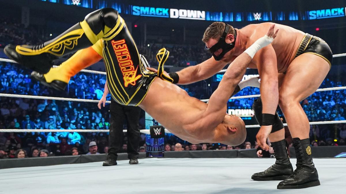 青岛男篮|大E颈部伤情无需接受手术，WWE“新一天”摔角狂热原始计划曝光！