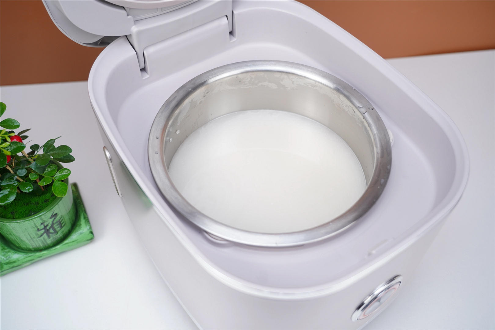 米饭|九阳黑科技电饭煲上市,0涂层,不粘锅,让你爱不释手。