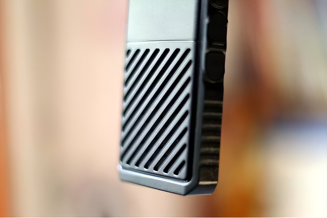 对讲机|超轻薄易携带，还支持蓝牙，小米有品上架极蜂对讲机A306