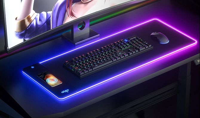 |RGB灯效、无线充电、氪金信仰——盘点鼠标垫中的“内卷”！