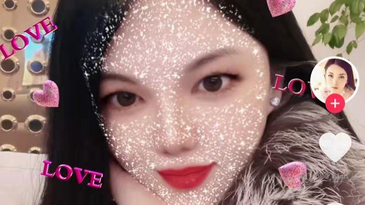 李湘|曝李湘被求婚？手上戴超大鸽子蛋，用爱滤镜疑官宣，背景音乐亮了