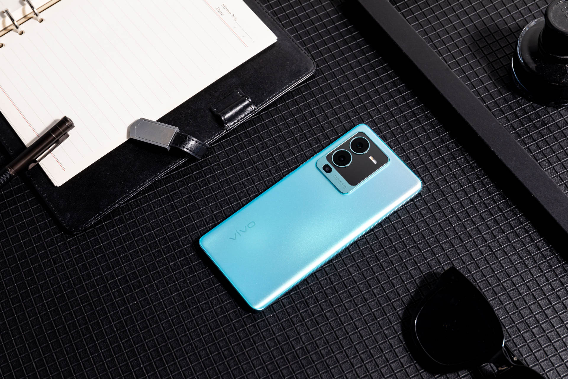 vivo s15|vivo S15 Pro惊喜体验，有颜有实力确实用起来不一样