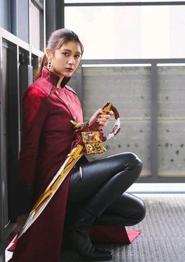 杨魏玲花|假面骑士Revice的樱花外传追加新人物,伊兹和神代玲花参战