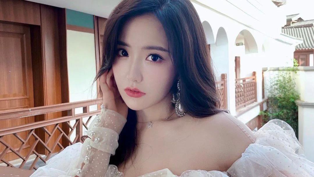 王艺瑾|王艺瑾，笑容甜美可人的“甜美系”女神！