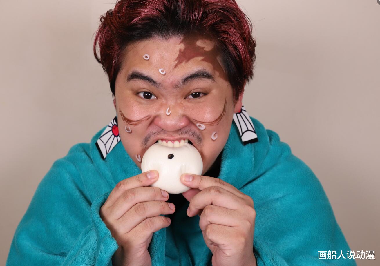 炭治郎|泰国小哥cos鬼灭之刃火了,达到R-18级,炭治郎预定水调“歌”头