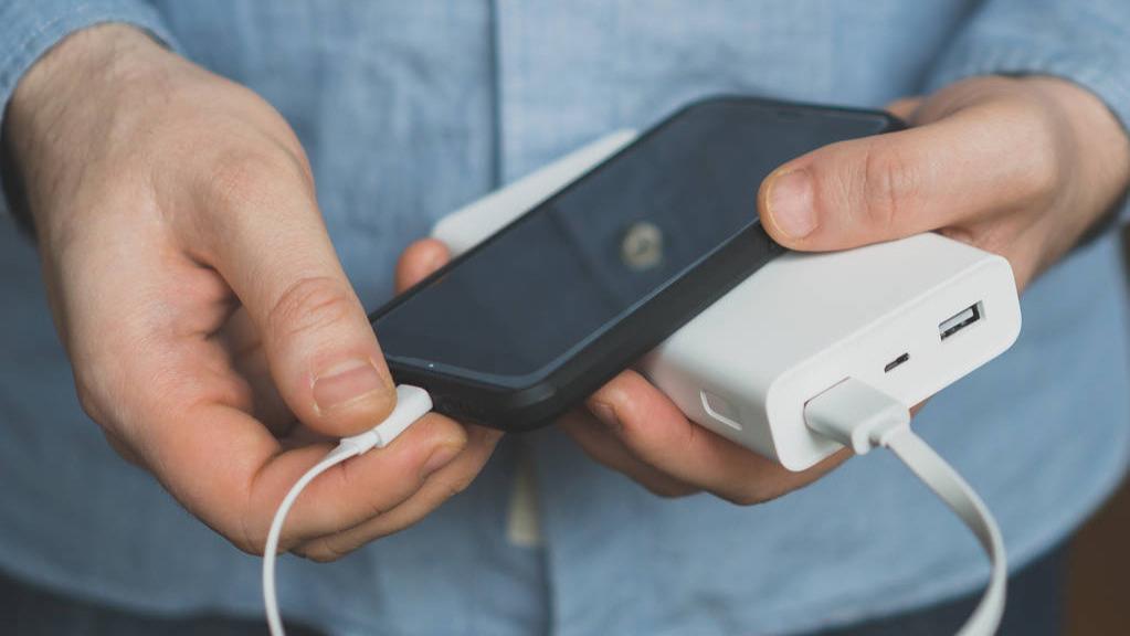 电池|手机剩余多少电量充电最好，又不会损伤电池？原来我们都做错了