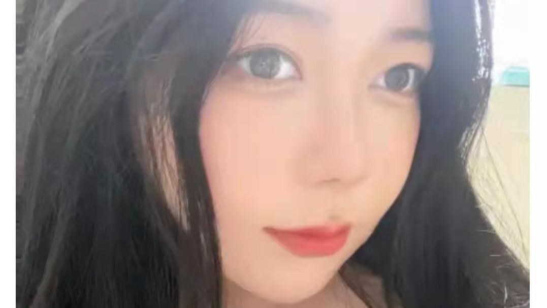 刘飞儿|刘飞儿怒怼饭圈网友，“我做了七年主播都没你哥哥烧”