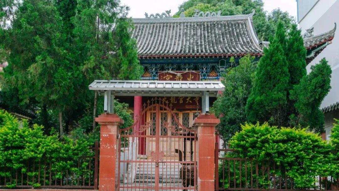旅行社|云南边陲绝美的温泉小城，背后藏着个古老神圣的火龙宫