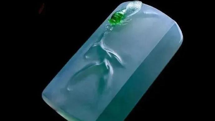 翡翠手镯|玉赏 ▏意欲扑鸣蝉，忽然闭口立