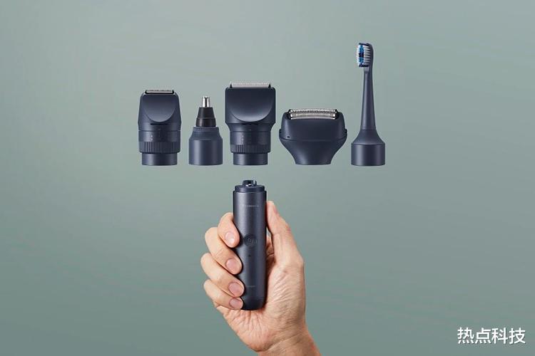 松下|松下展出无线OLED电视 一根线缆挂起来