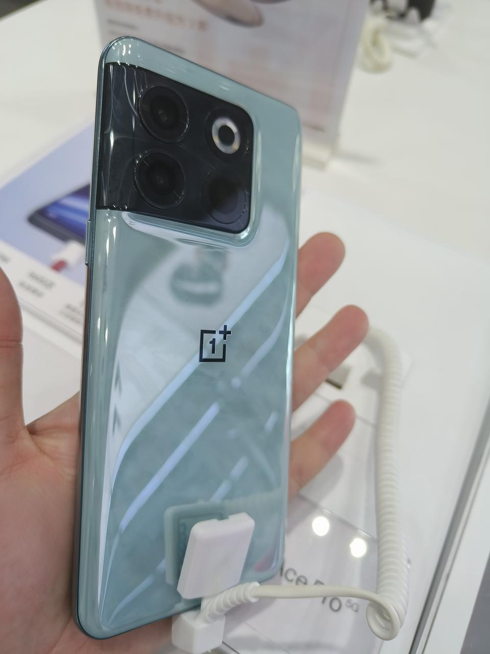 一加科技|西装暴徒又回来了？实体店上手体验一加Ace Pro，可圈可点