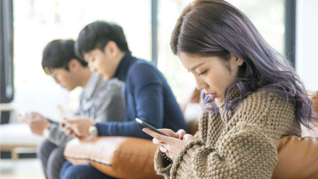 如果手机出现这类信息，第一时间调成飞行模式，否则钱会不翼而飞