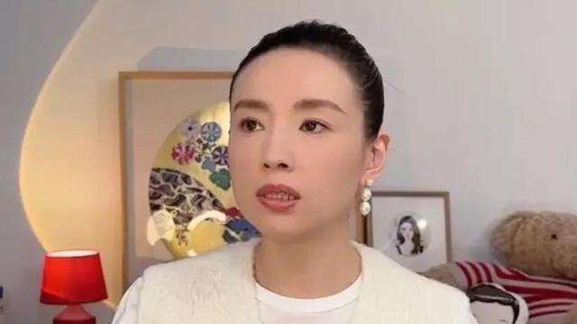 42岁董洁也开始带货了！全程只有她一个人出镜！