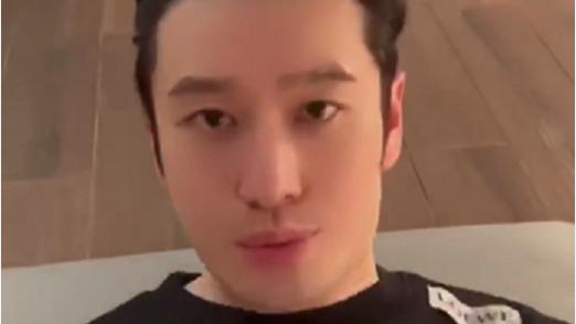 黄晓明|黄晓明晒健身视频难掩好身材，和baby离婚后依旧睡双人床