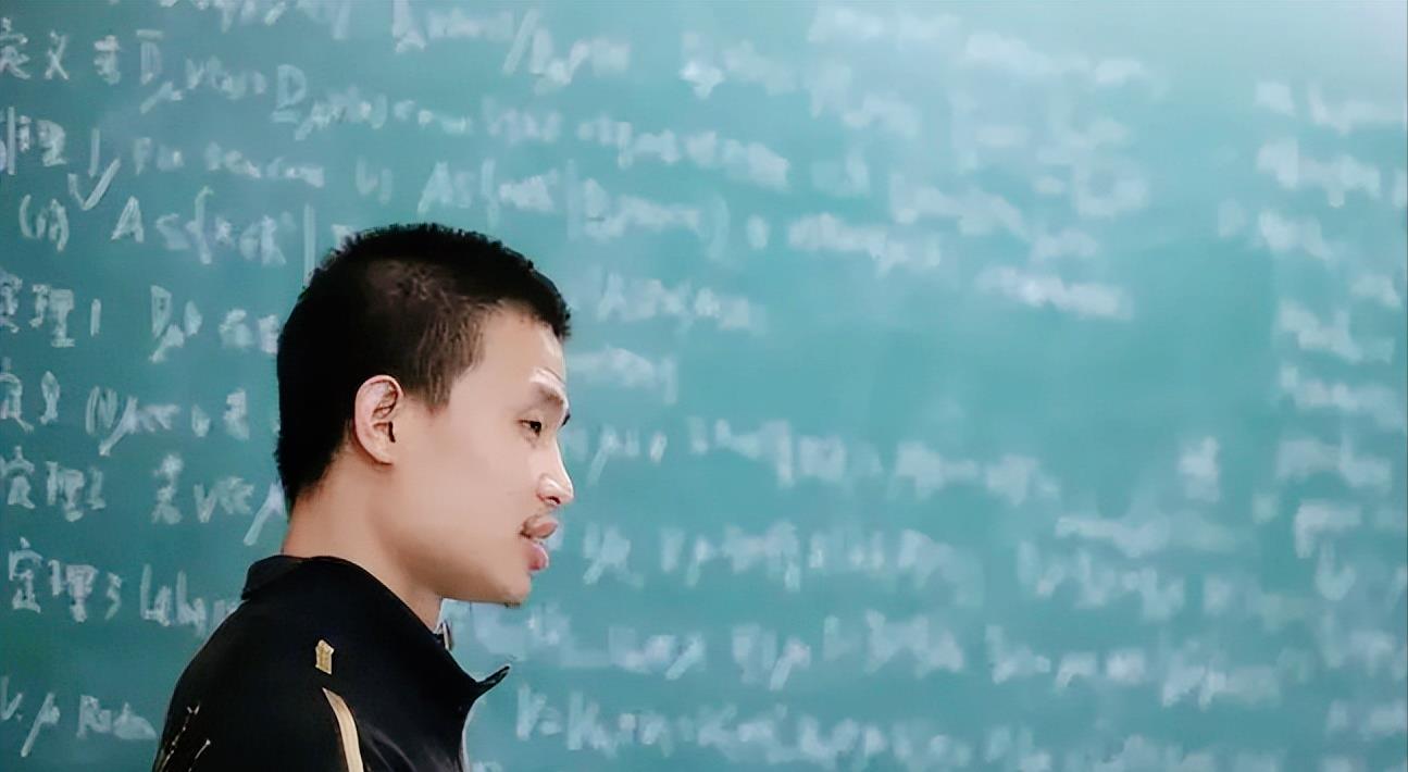 韦东奕|“韦神”名为韦东奕，攻克航天领域的难题，还换了一部智能手机