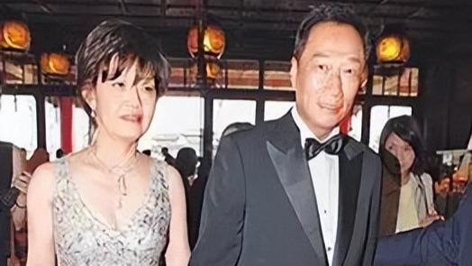 曾馨莹|郭台铭：风流深情两不误，发妻离世悲痛欲绝，却转身娶小24岁娇妻