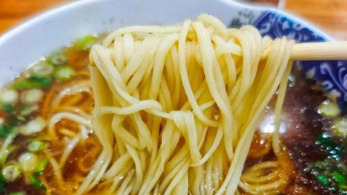 豆腐|吃在大连-居民区楼下的小面馆，熏酱做的也很好吃~