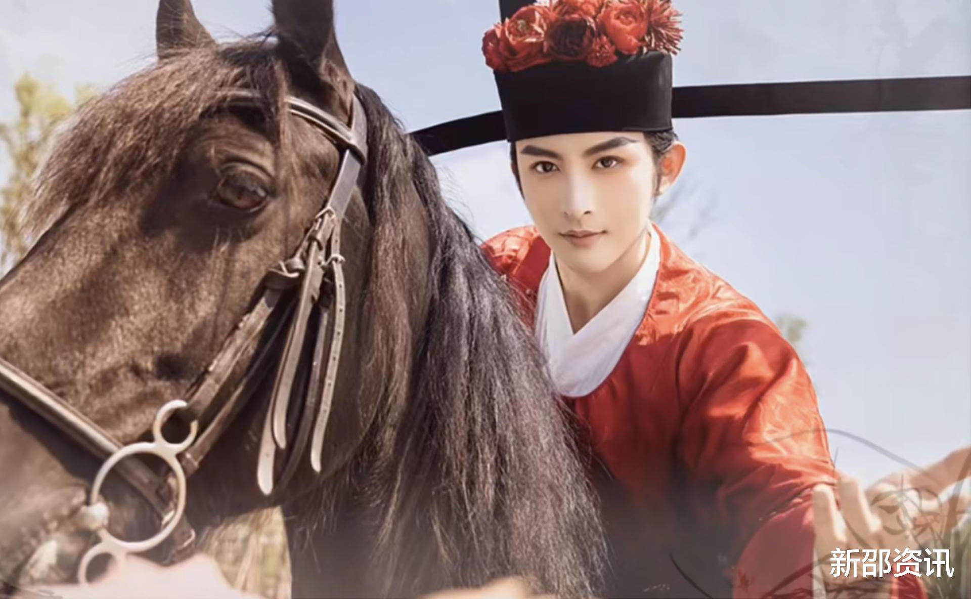 胡列娜|2003年，16岁成都小伙做coser，被骂疯子，现年入百万