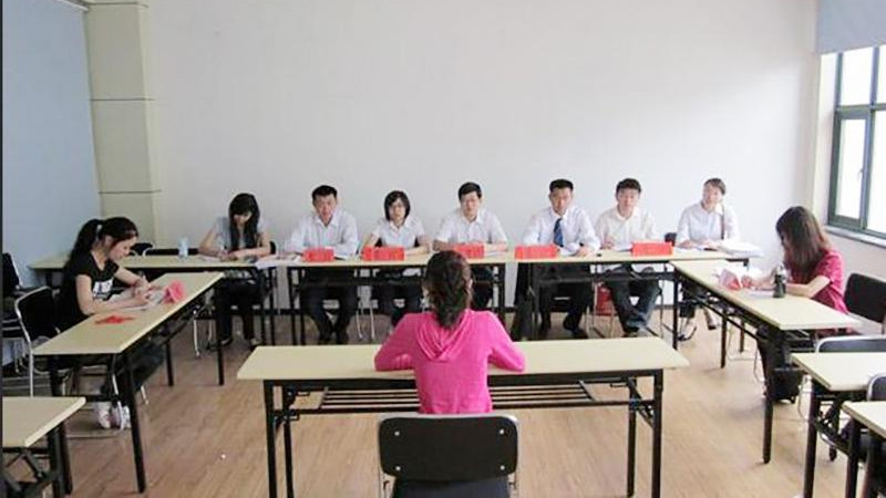 这是今年山东公务员面试的一道真题，如果是你，你会怎么答？