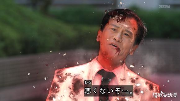 杀青|假面骑士:赤石杀青,大二与其合影,下次见面就是夏季剧场版了!