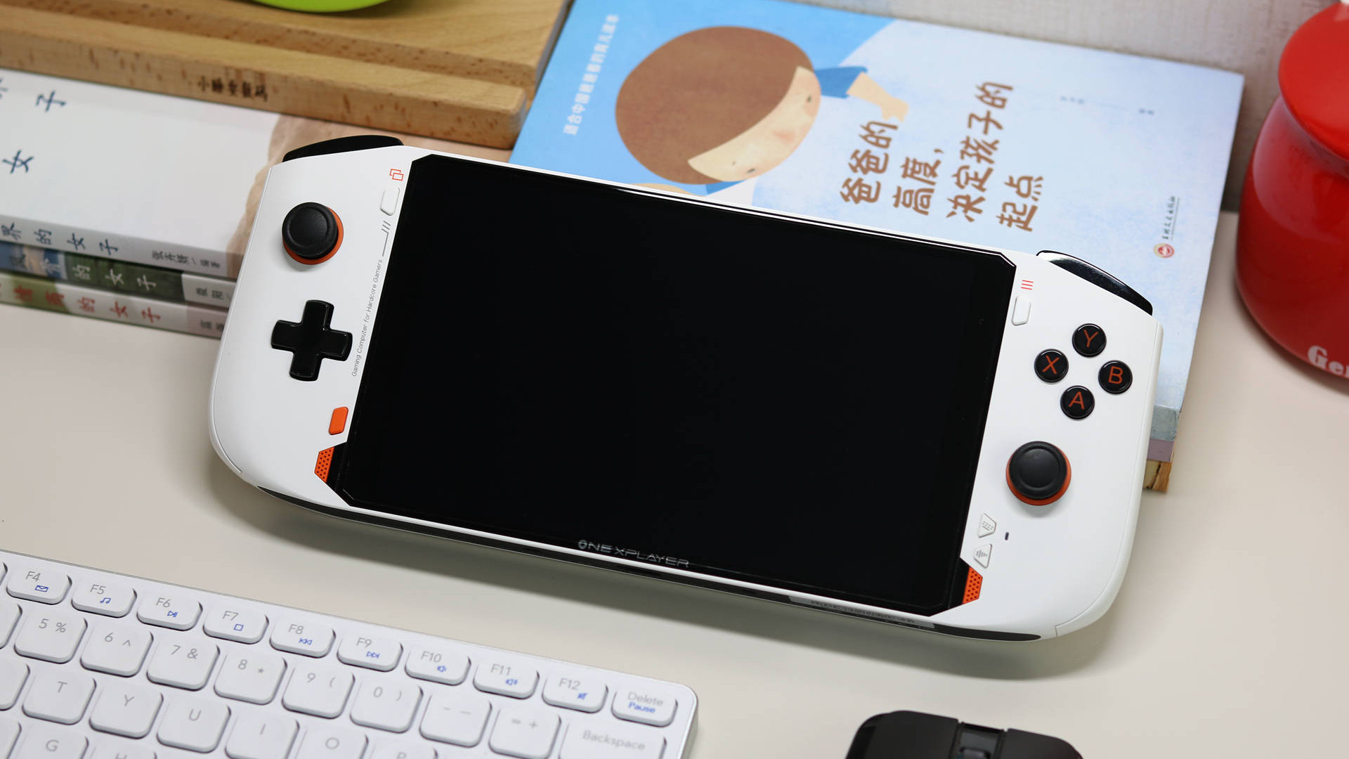 AMD|壹号掌机新款“口袋游戏机”，7英寸屏幕大小，搭载AMD硬核5800U