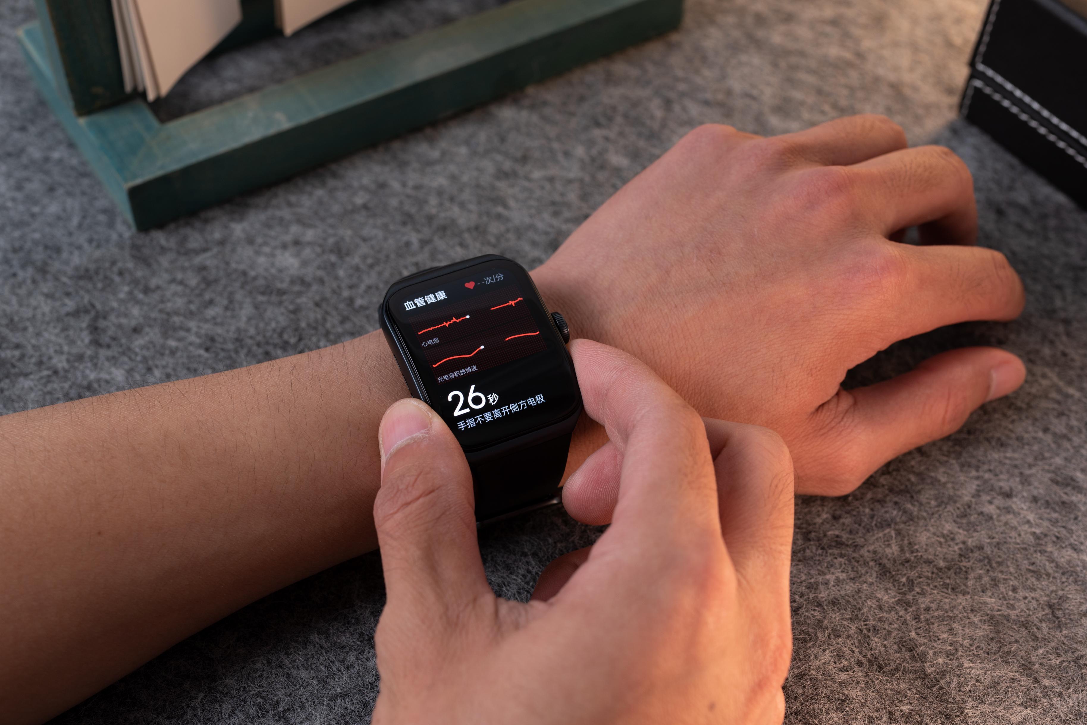 iPhone|OPPO Watch 3的首批用户后悔了吗？网友：只想把手机也换成OPPO