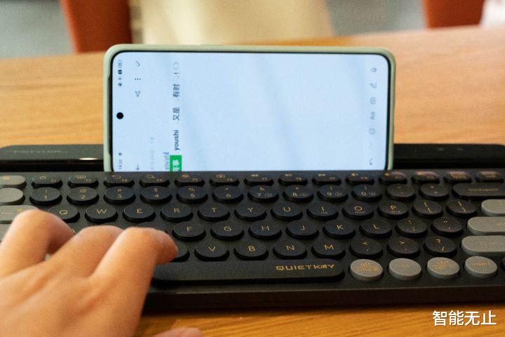 无线耳机|不止电脑，手机、平板也能出色办公，双飞燕飞时代降噪蓝牙键盘FBK30评测