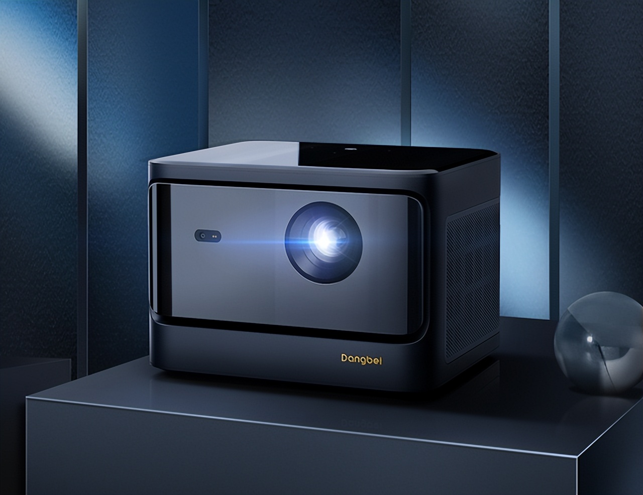 机箱|同样是激光投影仪,选全色激光的Vidda,还是单色激光的当贝?