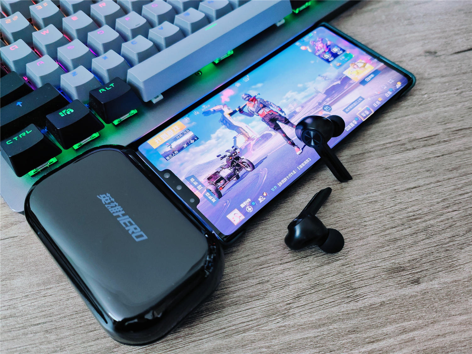 佳能|英雄莫问出处｜有料就行，这款真无线降噪耳机挺会造