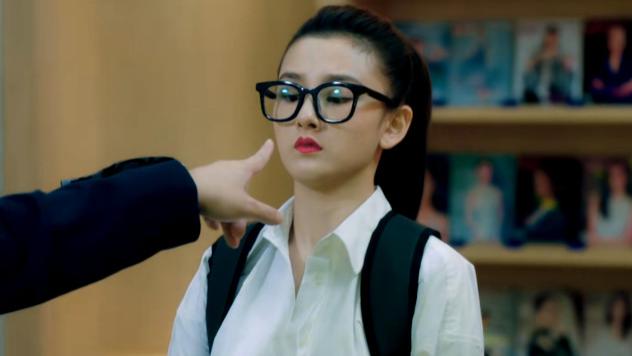 明星|女明星们扮土太奇葩，有人放不下精致的妆，有人下血本增肥毁形象