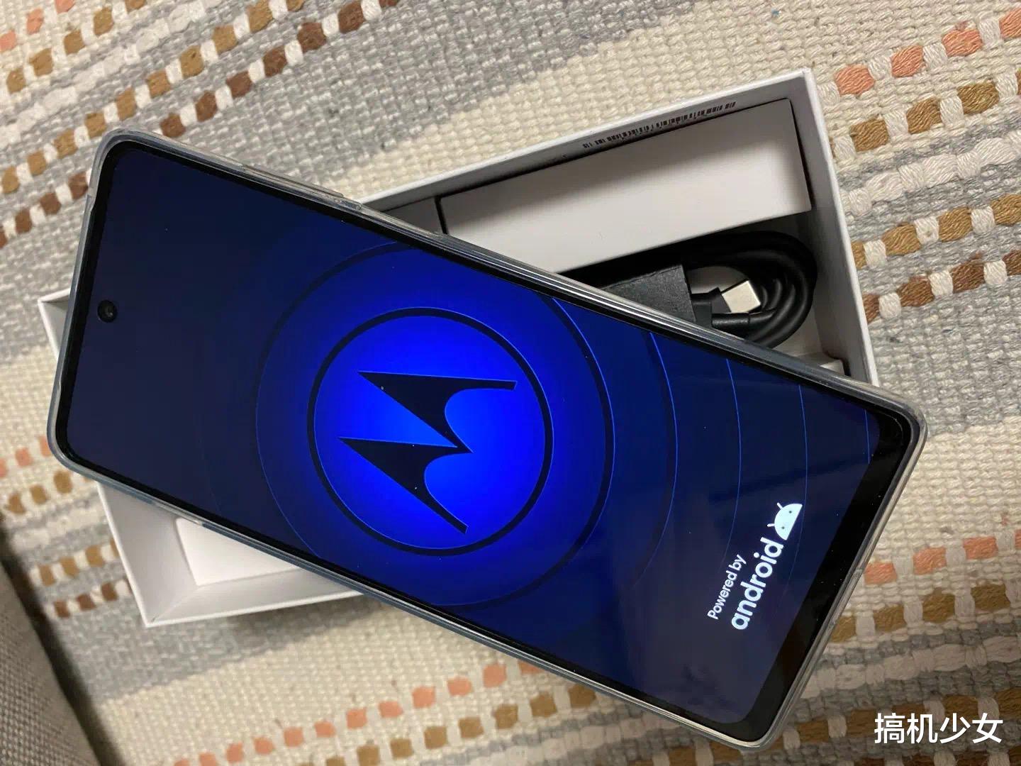 跑分|友商死磕性价比，跑分85万+12GB+256GB降到1899元，还有1亿主摄