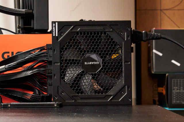 显卡|原生支持PCIE-5.0显卡,技嘉UD1000GM PG5金牌电源评测