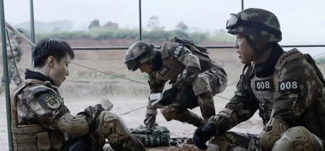 燕破岳|《特战荣耀》燕破岳在严苛的淘汰制度下才发觉,自己远不如郭笑笑