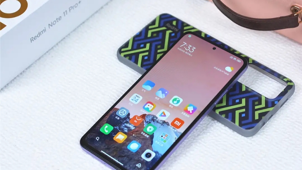 红米手机|note12外观大曝光,相机模组惹争议,天玑8000成为最大优势