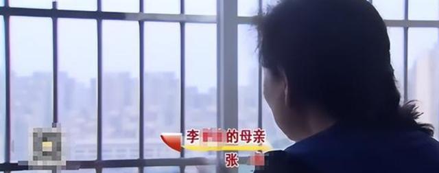老公撞见老婆与男子在车内“学习”，一时生气，他拿岳母出气回顾