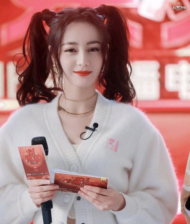 迪丽热巴|女星双马尾有多美？热巴美艳刘亦菲清纯，看到baby：少女感绝了！