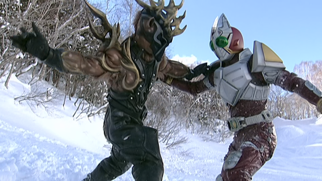 假面骑士剑|假面骑士剑：同样拥有侍卫形态，橘校长和剑崎相比究竟差在哪里？