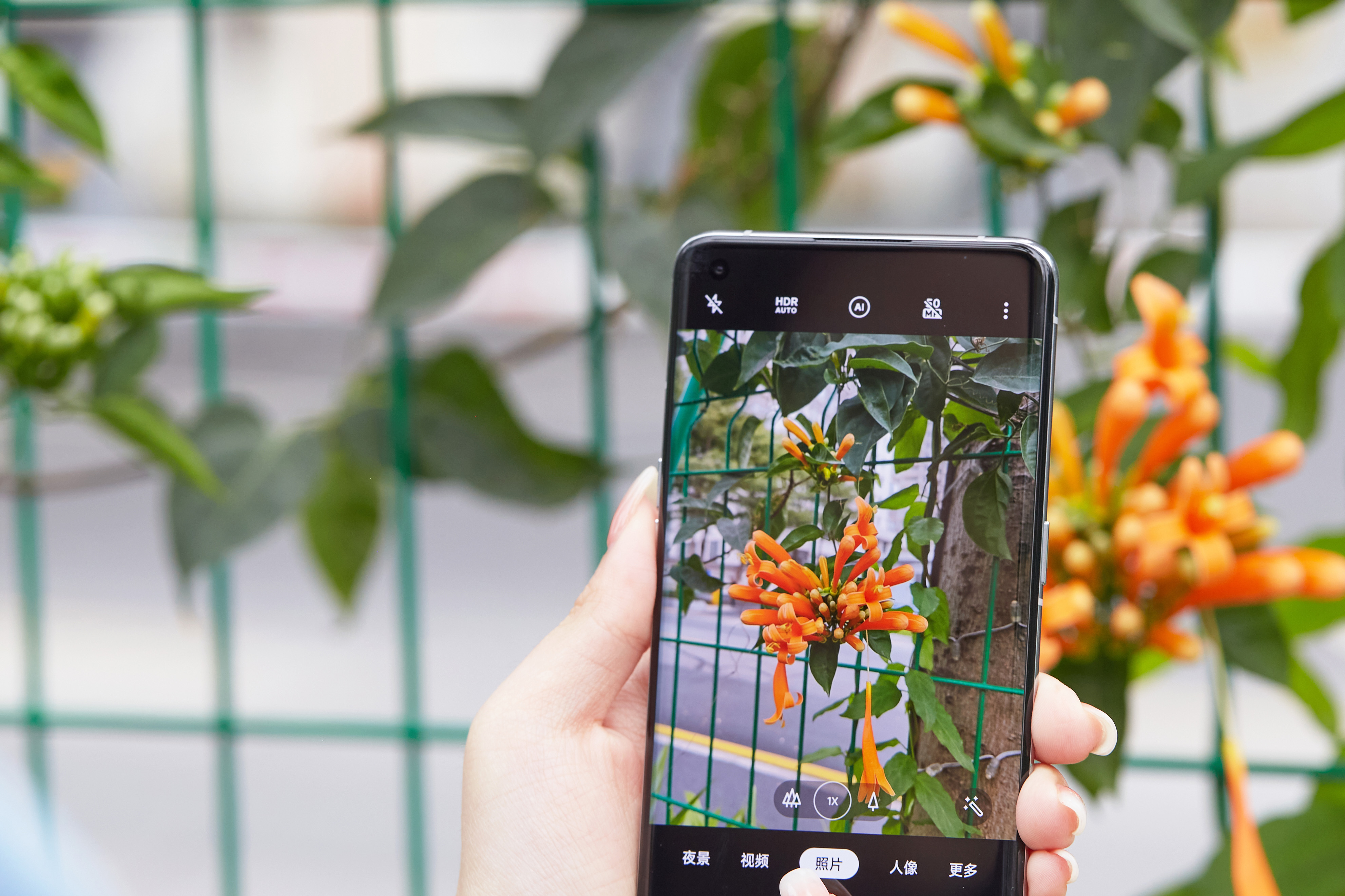 三星s22|三星S22 Ultra价格跳水真香?理性对比国产旗舰,这些细节别忽略