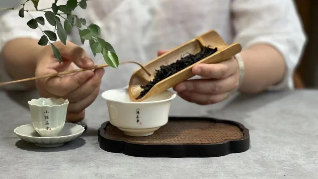 一天3-4泡岩茶，算频率太高吗？请问一天喝几泡岩茶才算适量？