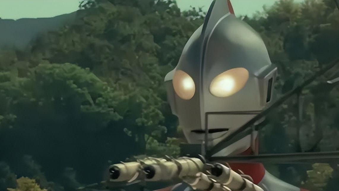 庵野秀明|奥特曼经常被怪兽打趴下，庵野秀明：放《eva》能乱杀