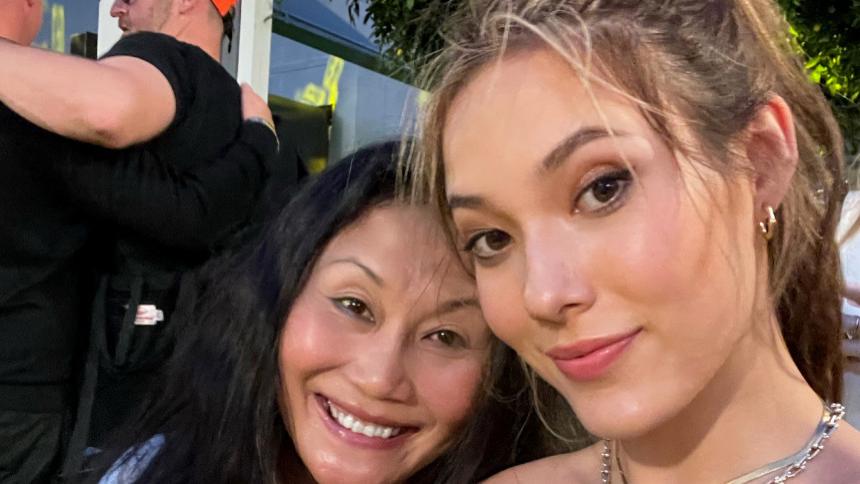 谷爱凌|16万点赞+7000评论！谷爱凌三八女神节送祝福，3小时力压娱乐圈顶流