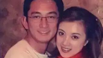 吴启华|吴启华：一婚不到4年破裂，和金巧巧恋爱7年分手，被二婚妻子败光5亿家产！