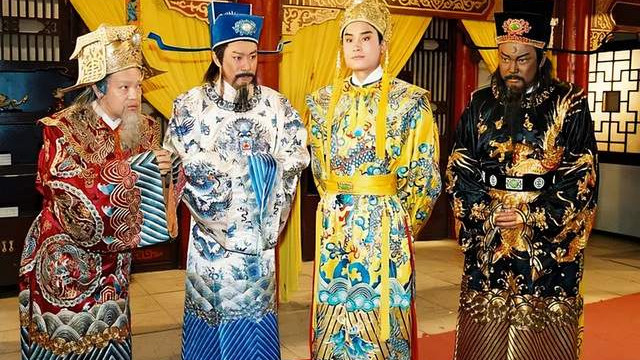 包青天|有人数过金超群版的《包青天》拍了多少集么？有谁看完全部的呢？