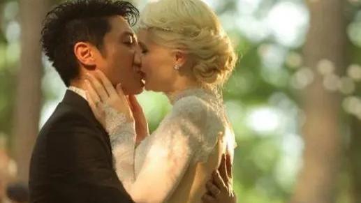 撒贝宁|撒贝宁妻子不是一般人，职业是熊猫级别的，全球仅6位！