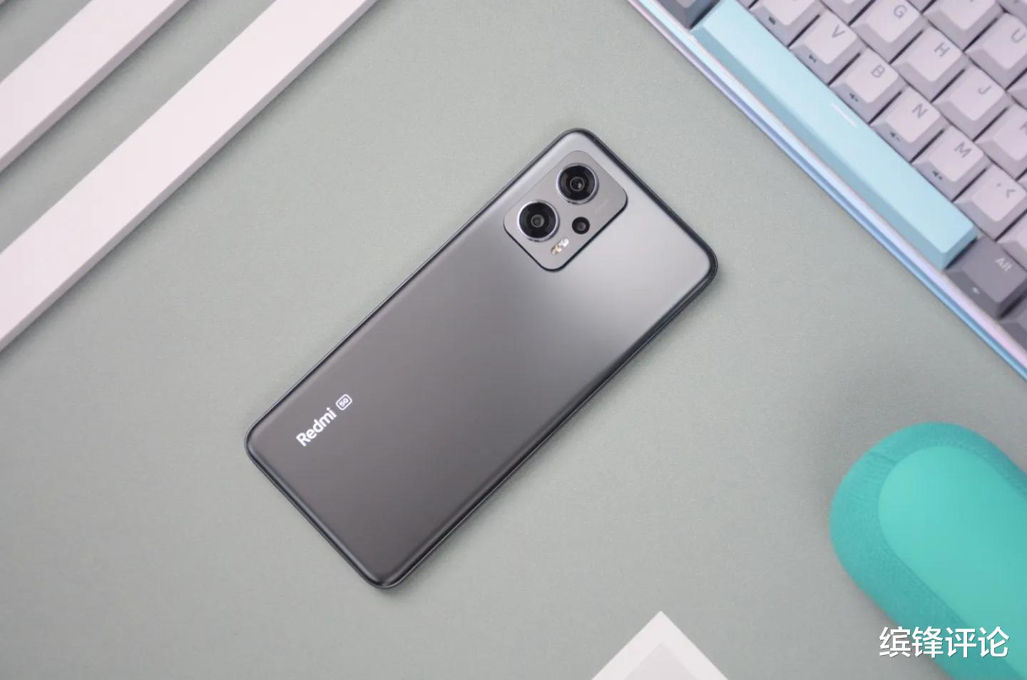 红米手机|Redmi Note11T新机交出满分卷,全球首款A+级LCD屏,真香