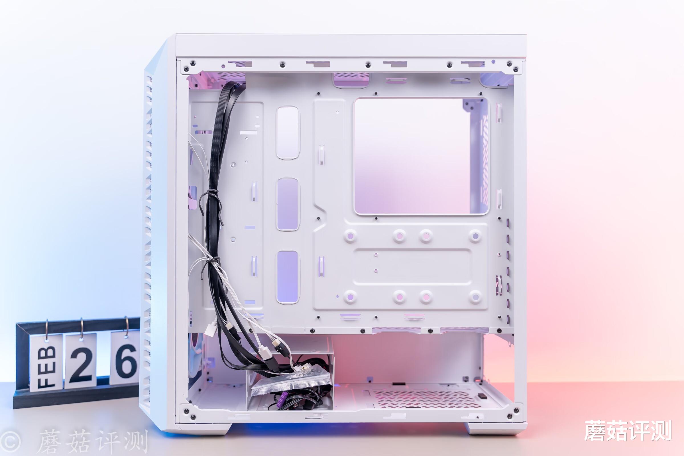 索尼|灰白撞色更精致，Mesh加入更透气、酷冷至尊MB520 Mesh机箱 评测