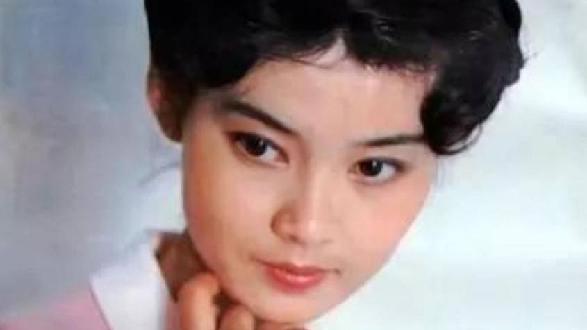 马羚|马羚：90年代首位在杂志上露大腿的女人，曾一张照片惊动法国大使