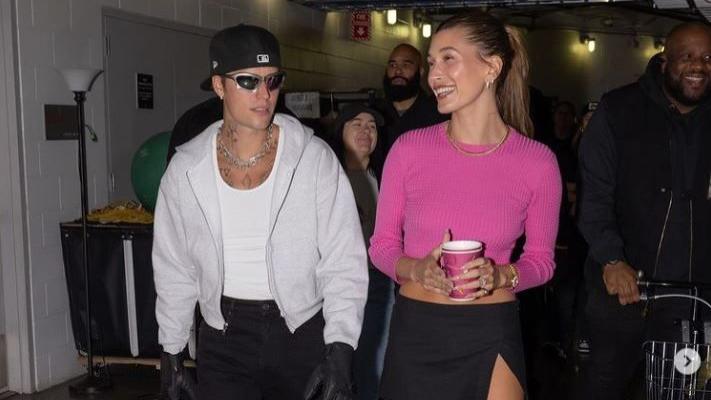 邱泽|小贾斯汀Coachella当“人肉座椅”宠妻！男友力Max网羡慕：好甜